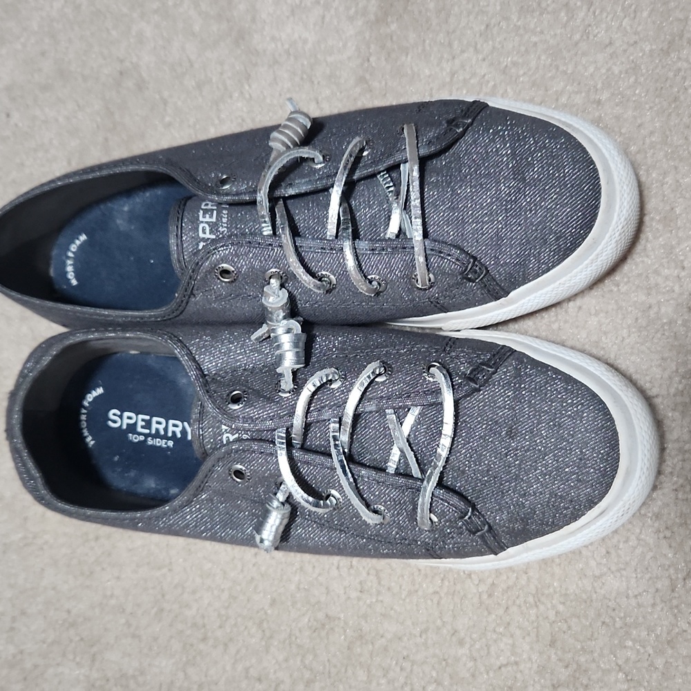 Size 8 Sperry sneakers